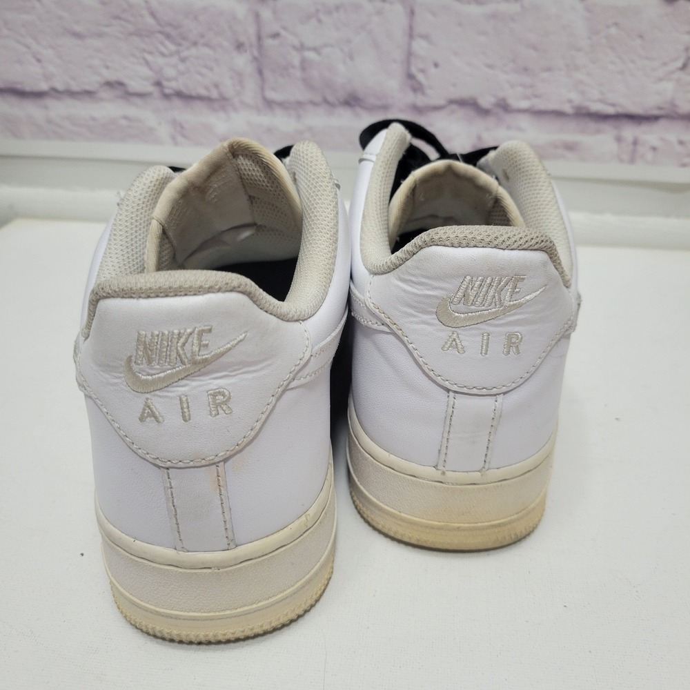 Nike Air Force AF1 '07 Low Mens Size 9.5 White Athletic Sneakers Shoes Pre-Owned - Picture 4 of 8